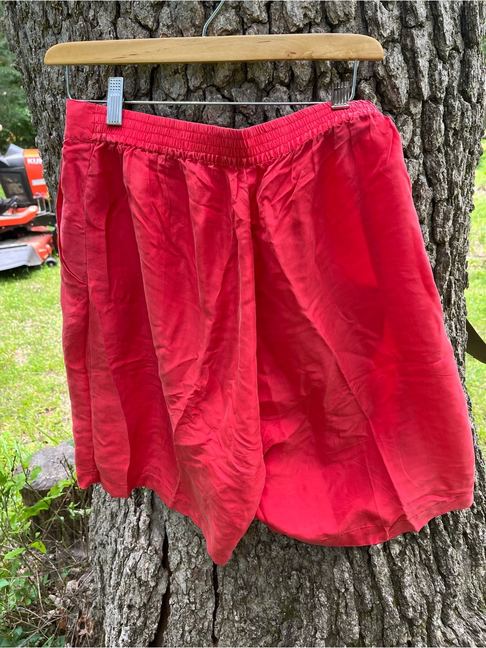 ⭐️Vintage Tie Rack Silk Shorts in size L - Picture 5 of 5